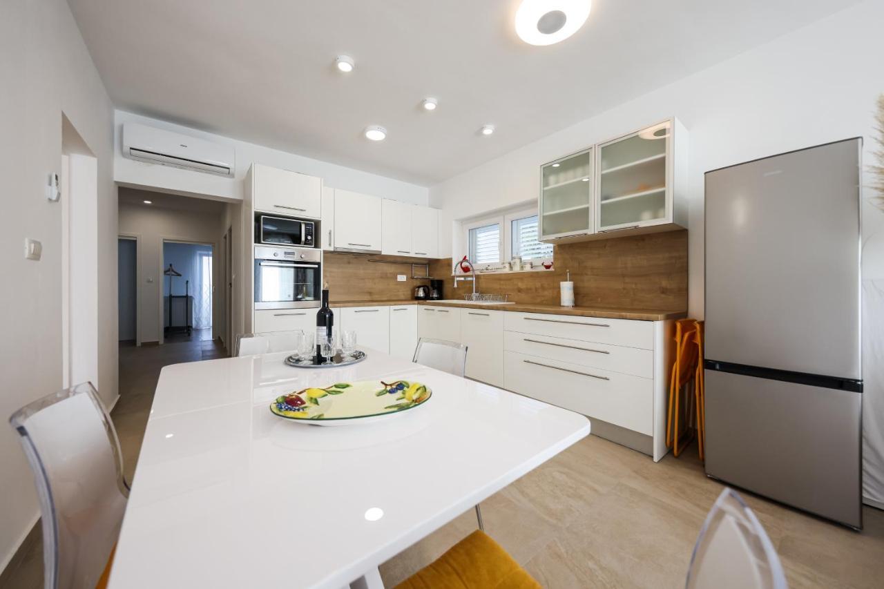 Apartment Puntamika Villa De Rosa - Ground Floor Zadar Zewnętrze zdjęcie