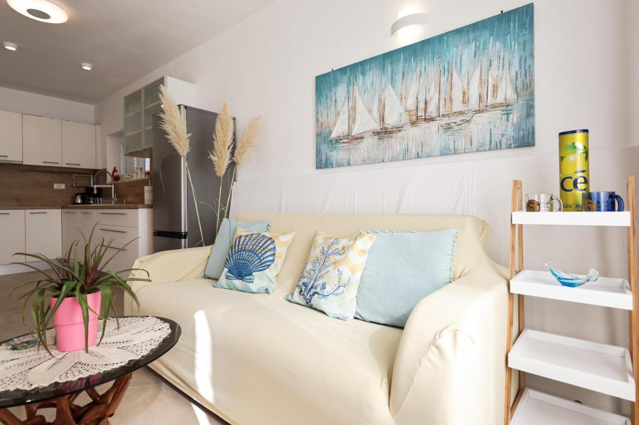 Apartment Puntamika Villa De Rosa - Ground Floor Zadar Zewnętrze zdjęcie