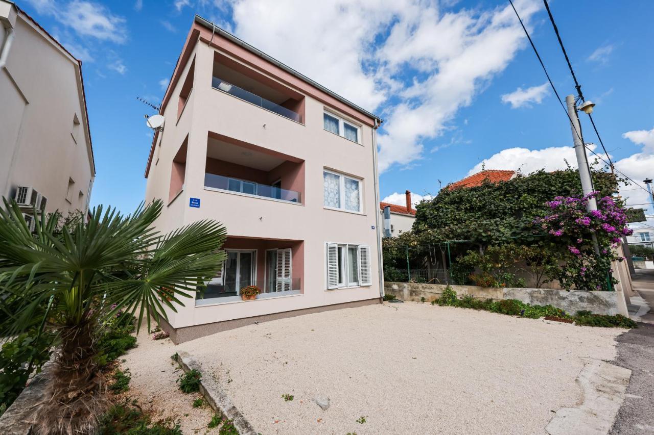 Apartment Puntamika Villa De Rosa - Ground Floor Zadar Zewnętrze zdjęcie