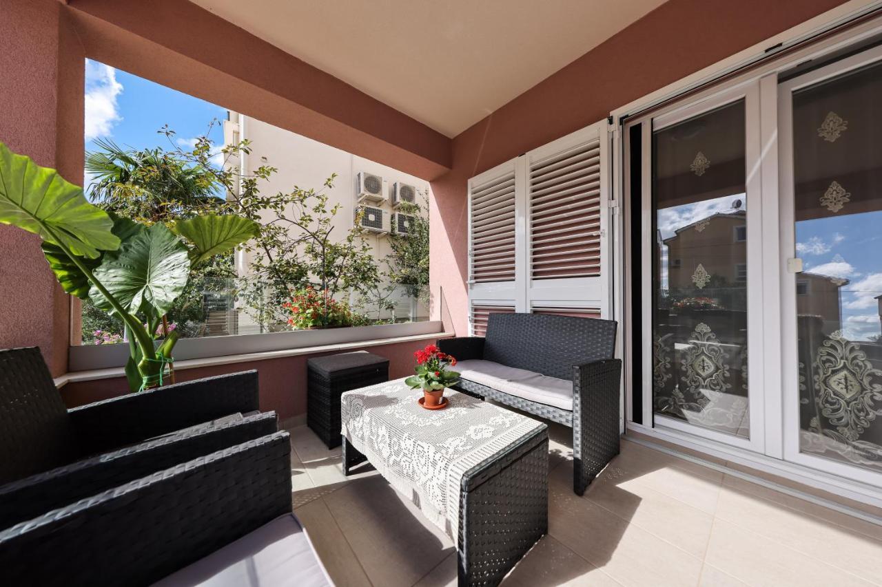 Apartment Puntamika Villa De Rosa - Ground Floor Zadar Zewnętrze zdjęcie